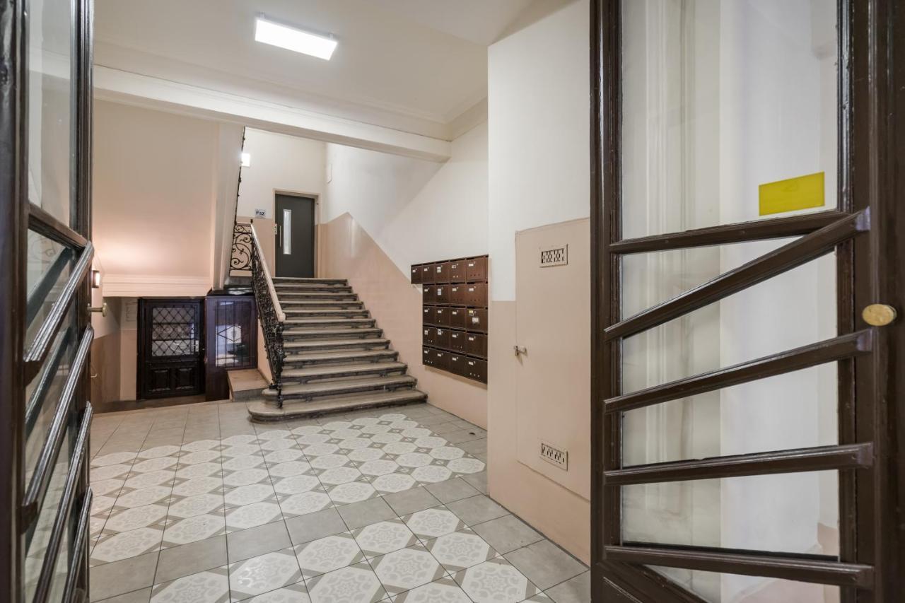 Bpr R20 Studio Home With A/C Budapest Exteriör bild